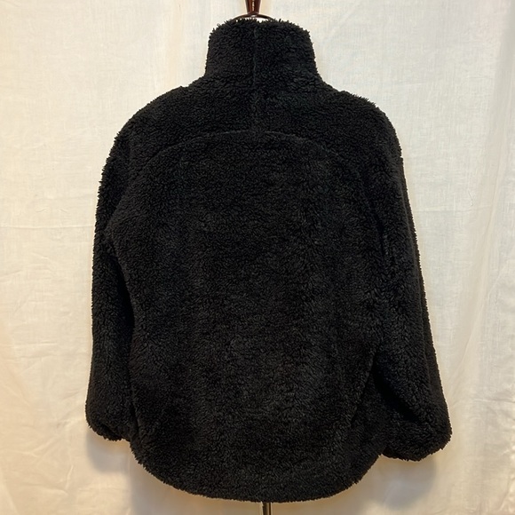 Lululemon black sherpa pull over jacket with front pocket - Picture 5 of 7